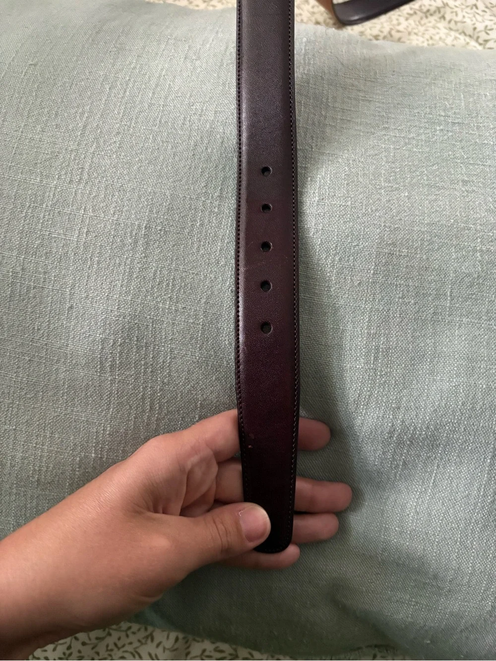 Trafalgar Cortina Leather Belt Men’s Size 42 Mahogany Brown Gold Buckle
